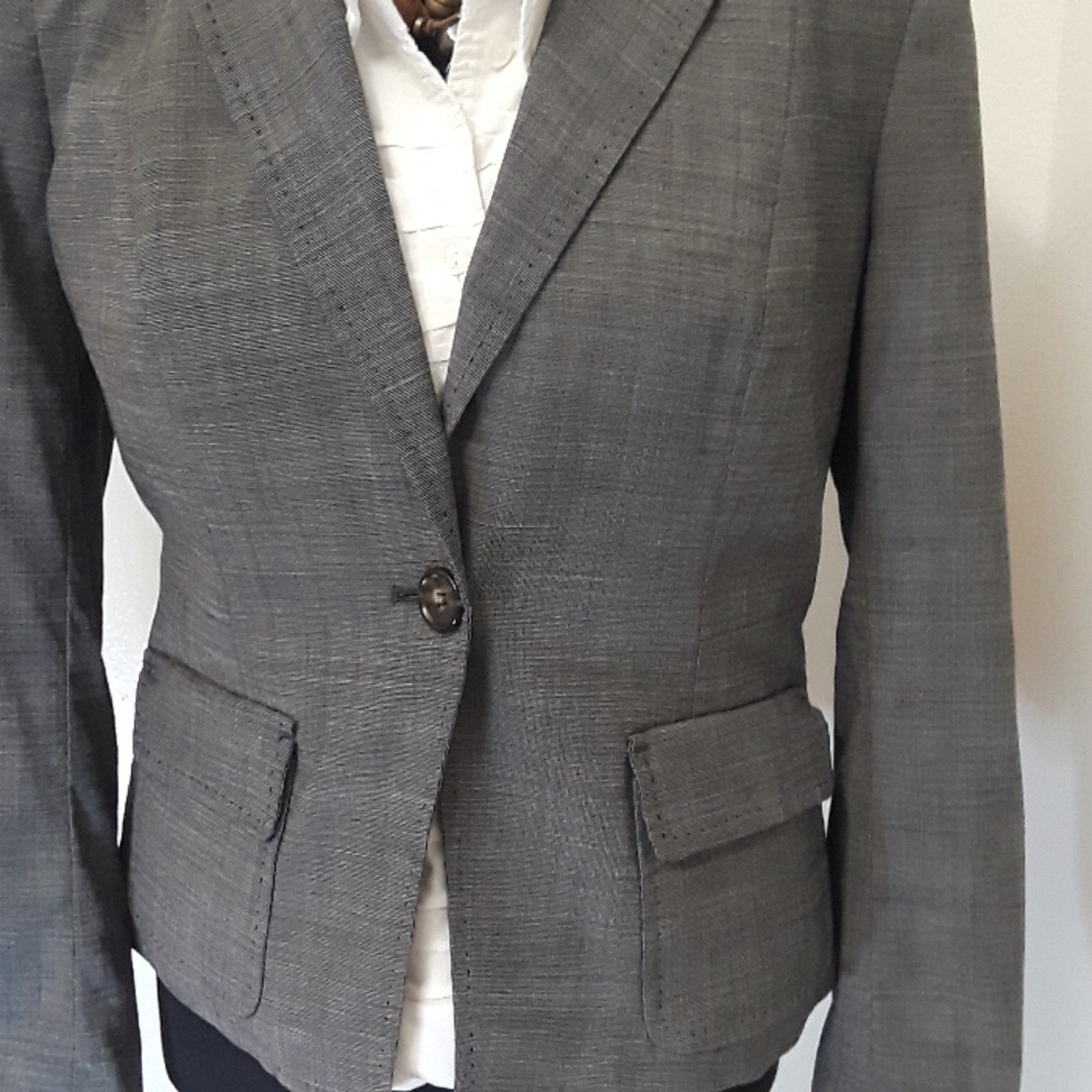 Talbots Single Button Gray Blazer - Size 6P - Picture 2 of 8